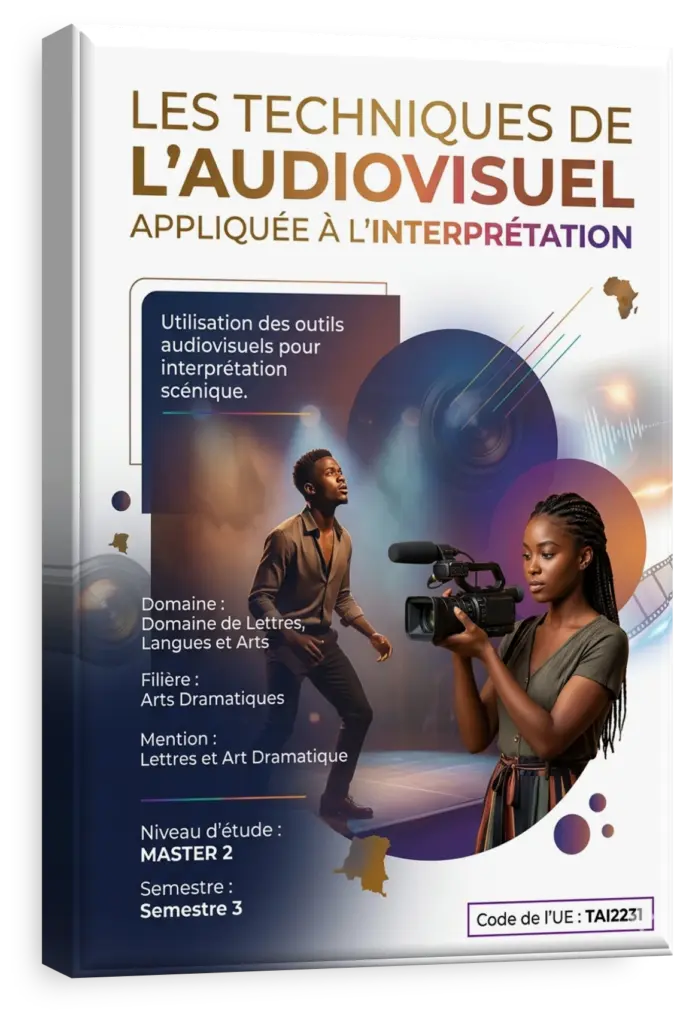 Étudiant en art dramatique utilisant une caméra dans un studio de performance.